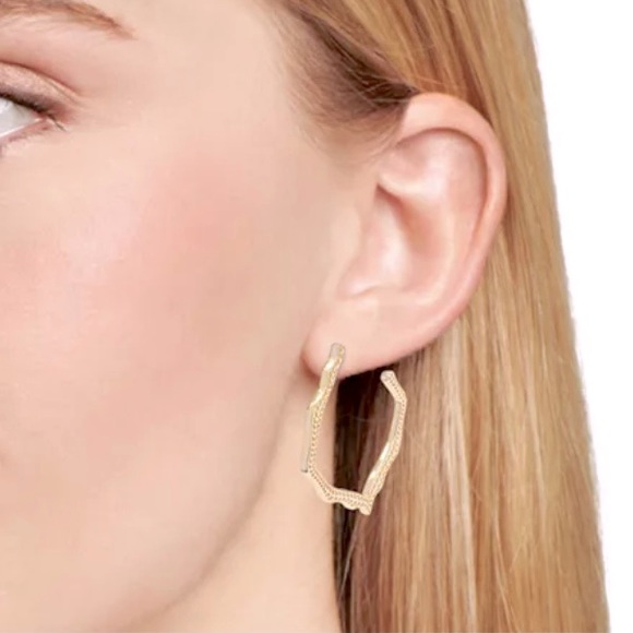 KENDRA SCOTT Gold Miku Open Hoop Earrings - Picture 9 of 10
